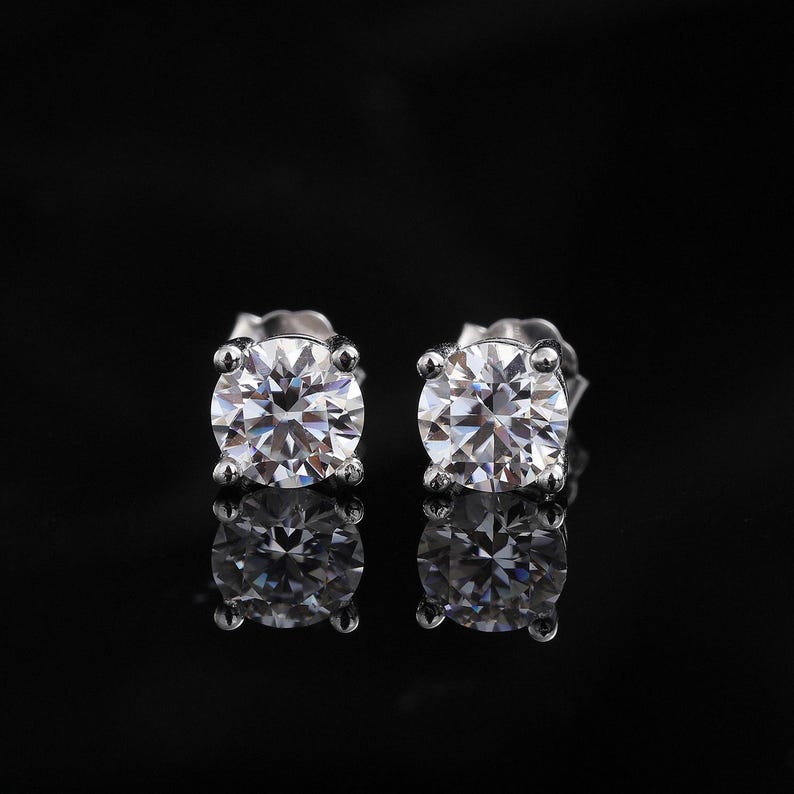 🔥70% OFF Today Only!🔥Classic 4-Prong Moissanite Earrings